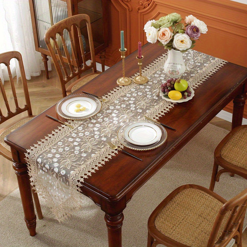 Caminho de Mesa Branco em Organza