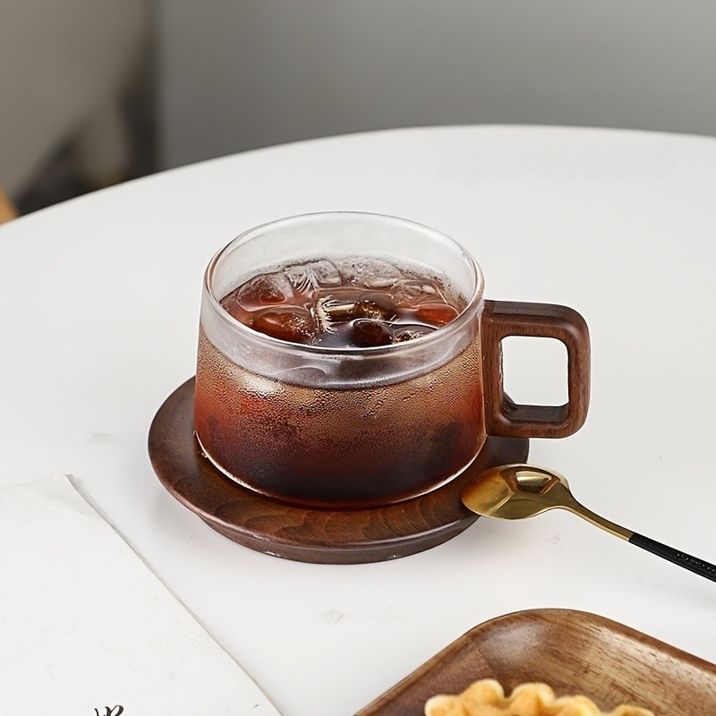 Conjunto de Xícaras de Café com Pires e Cabo de Madeira