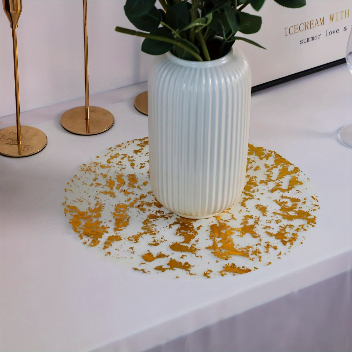 Jogo de Mesa Descartável em Malha Dourado Luxo