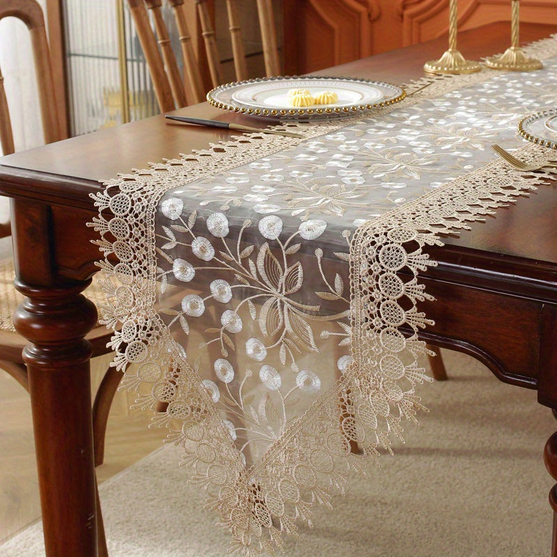 Caminho de Mesa Branco em Organza