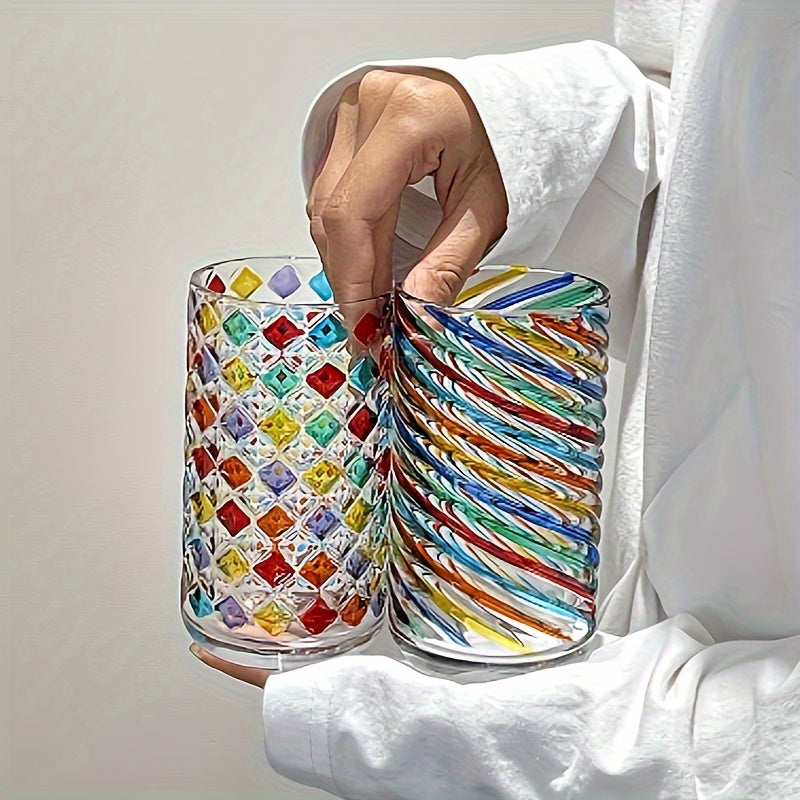 Copo Pintado à Mão com Design Espesso