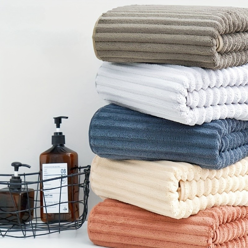 Conjunto de Toalhas de Banho Listradas em Coral Fleece