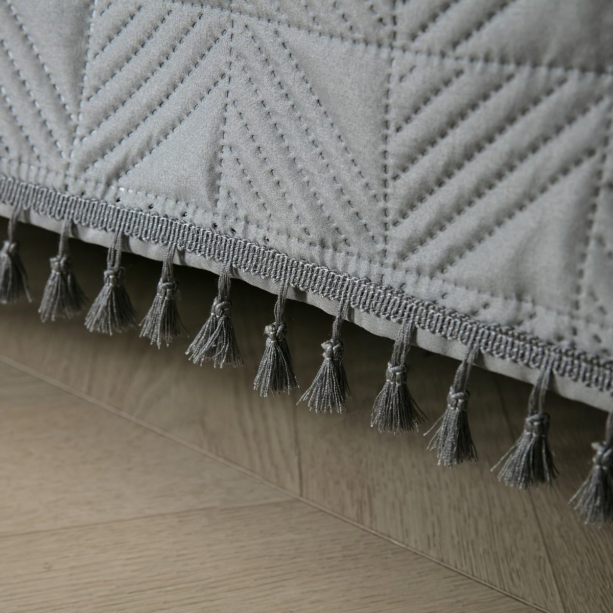 Cobre-Leito Quadrado com Tassel Macio